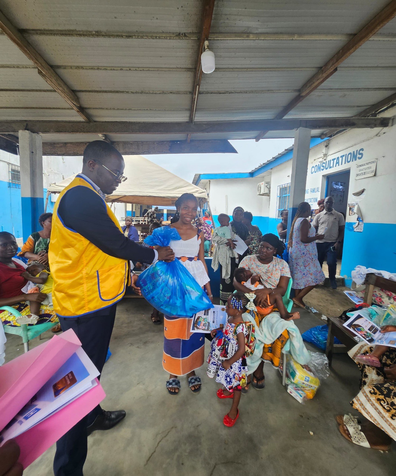 Distribution de kits auprès des familles